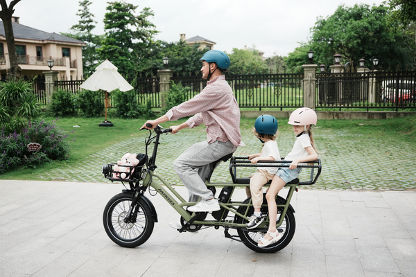 Family Cycling in Europe: How E-Bikes Make Weekend Trips More Enjoyable